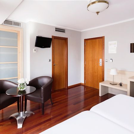 Hotel Valencia Ferrol Buitenkant foto