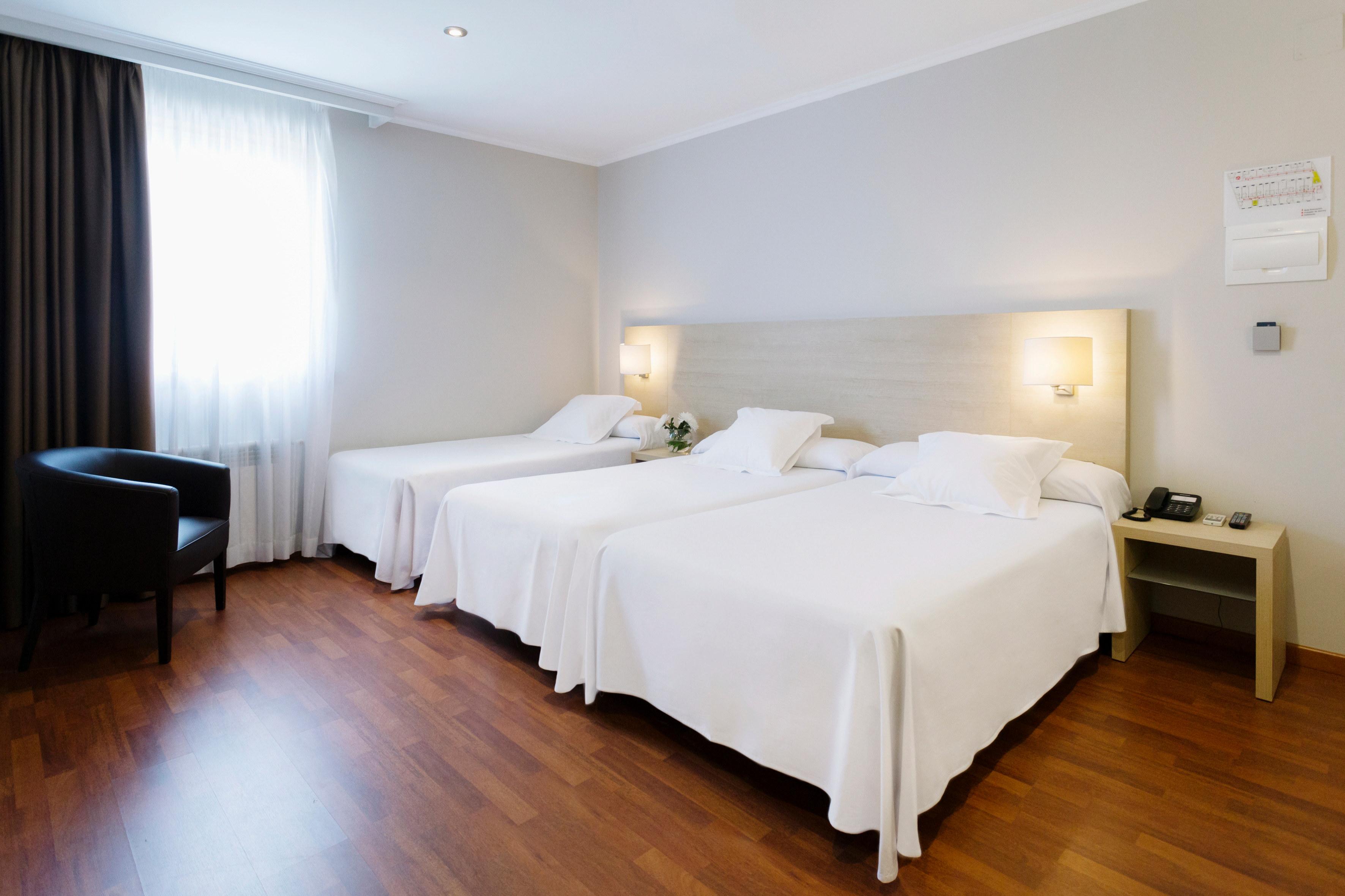 Hotel Valencia Ferrol Buitenkant foto