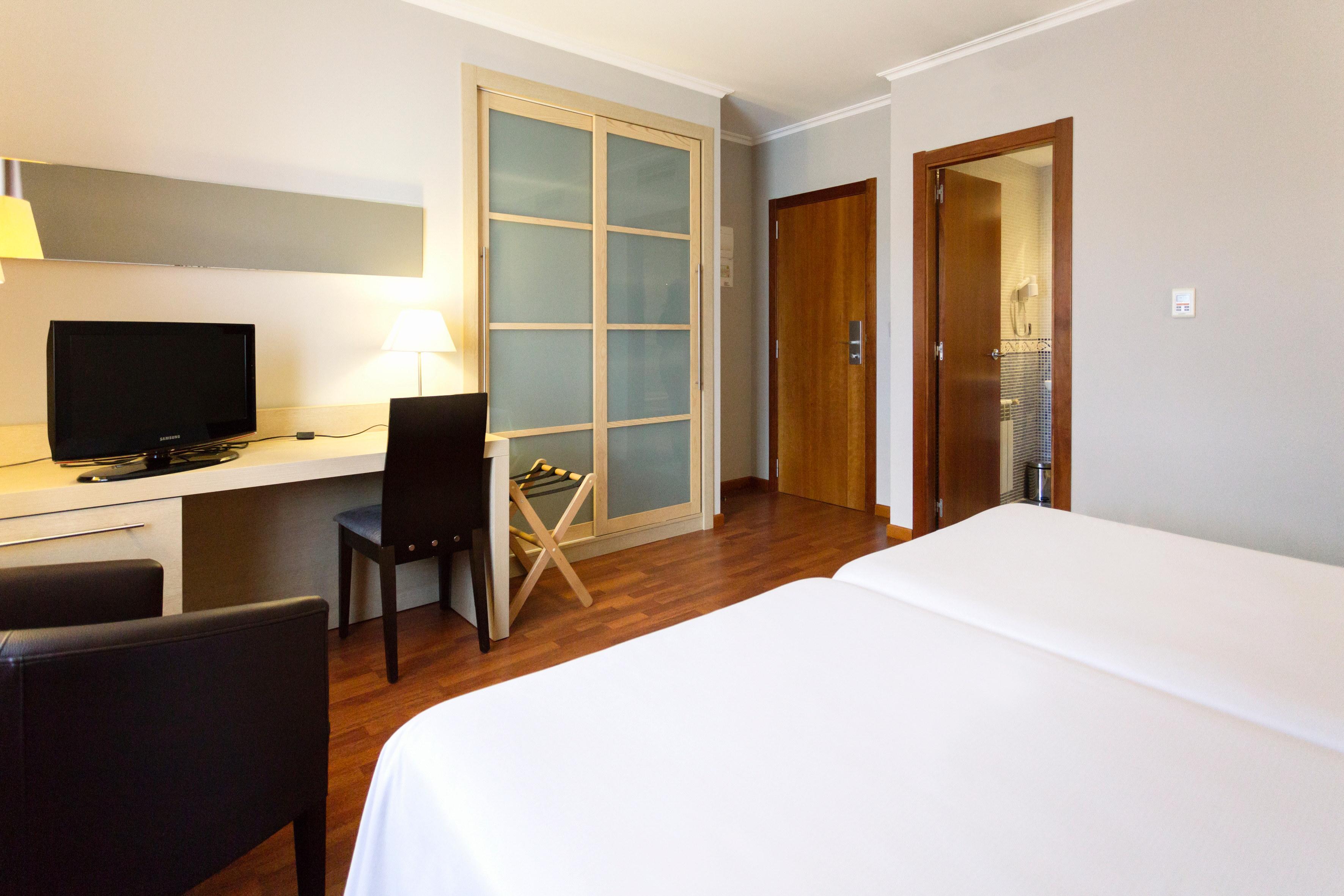 Hotel Valencia Ferrol Buitenkant foto