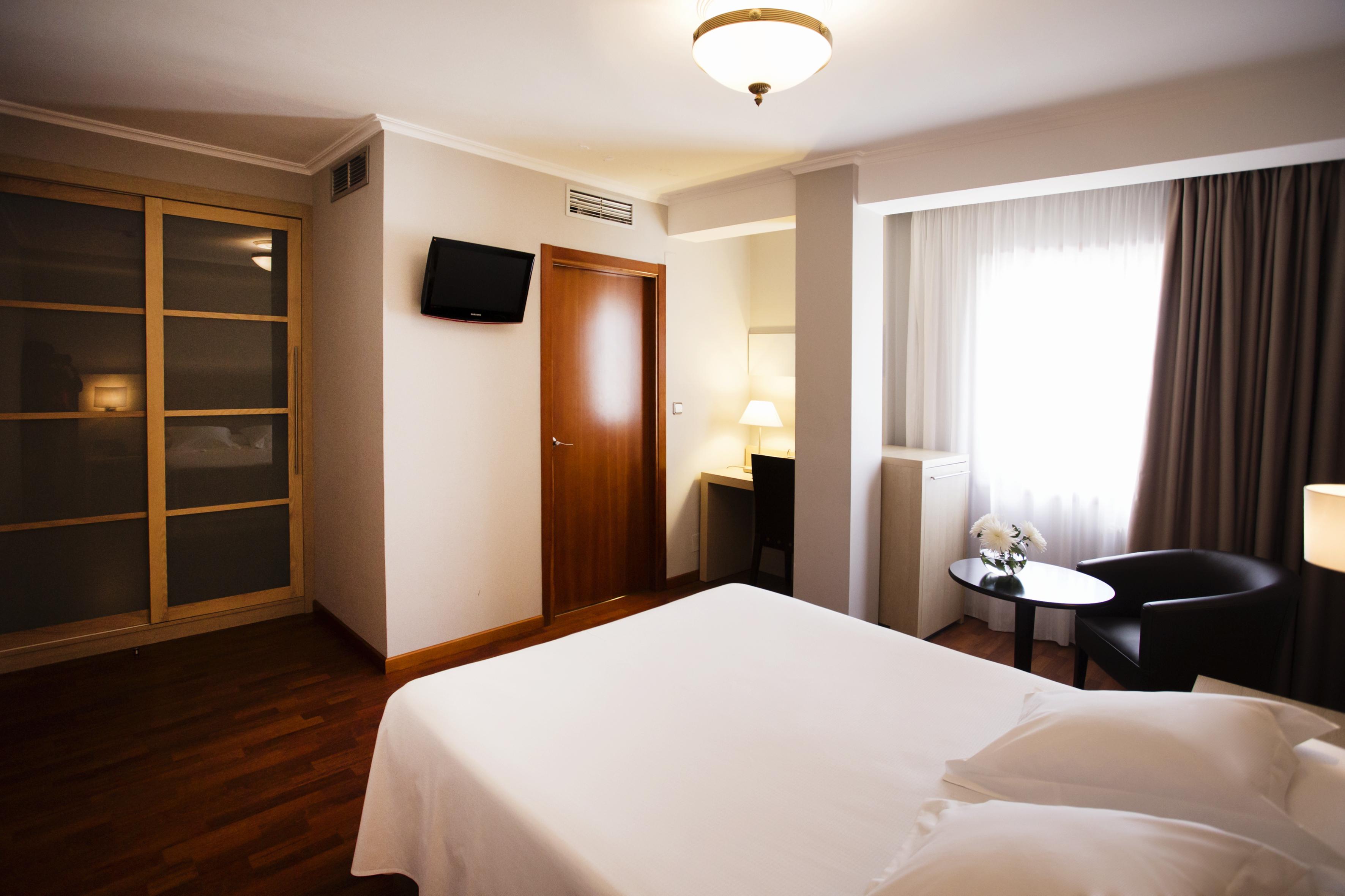 Hotel Valencia Ferrol Buitenkant foto