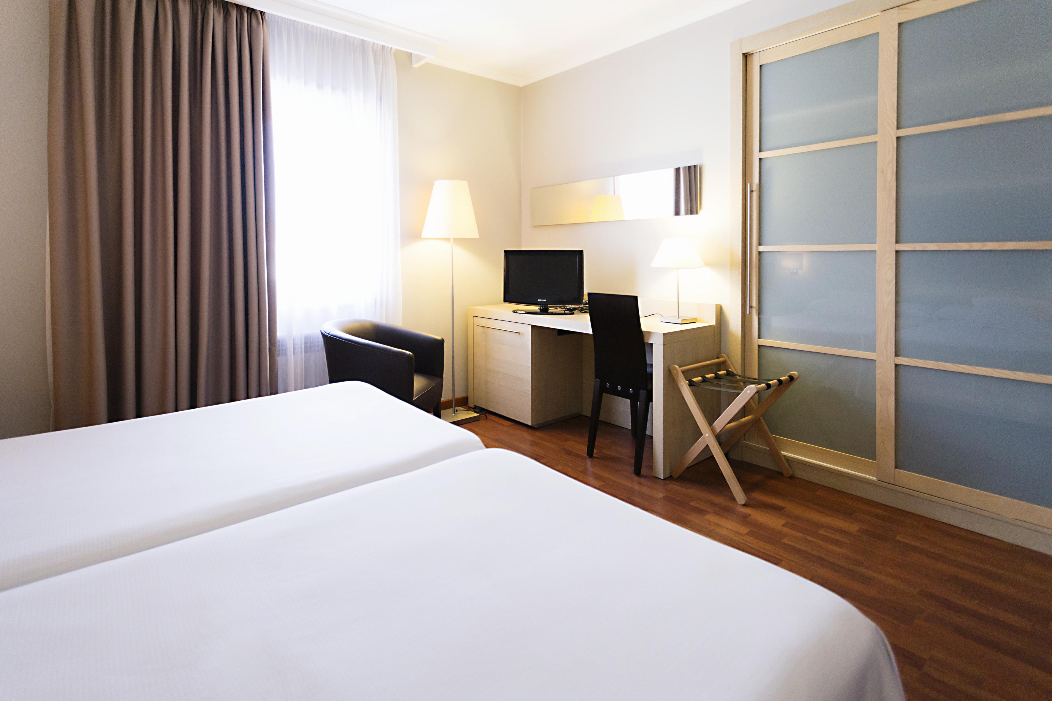 Hotel Valencia Ferrol Buitenkant foto