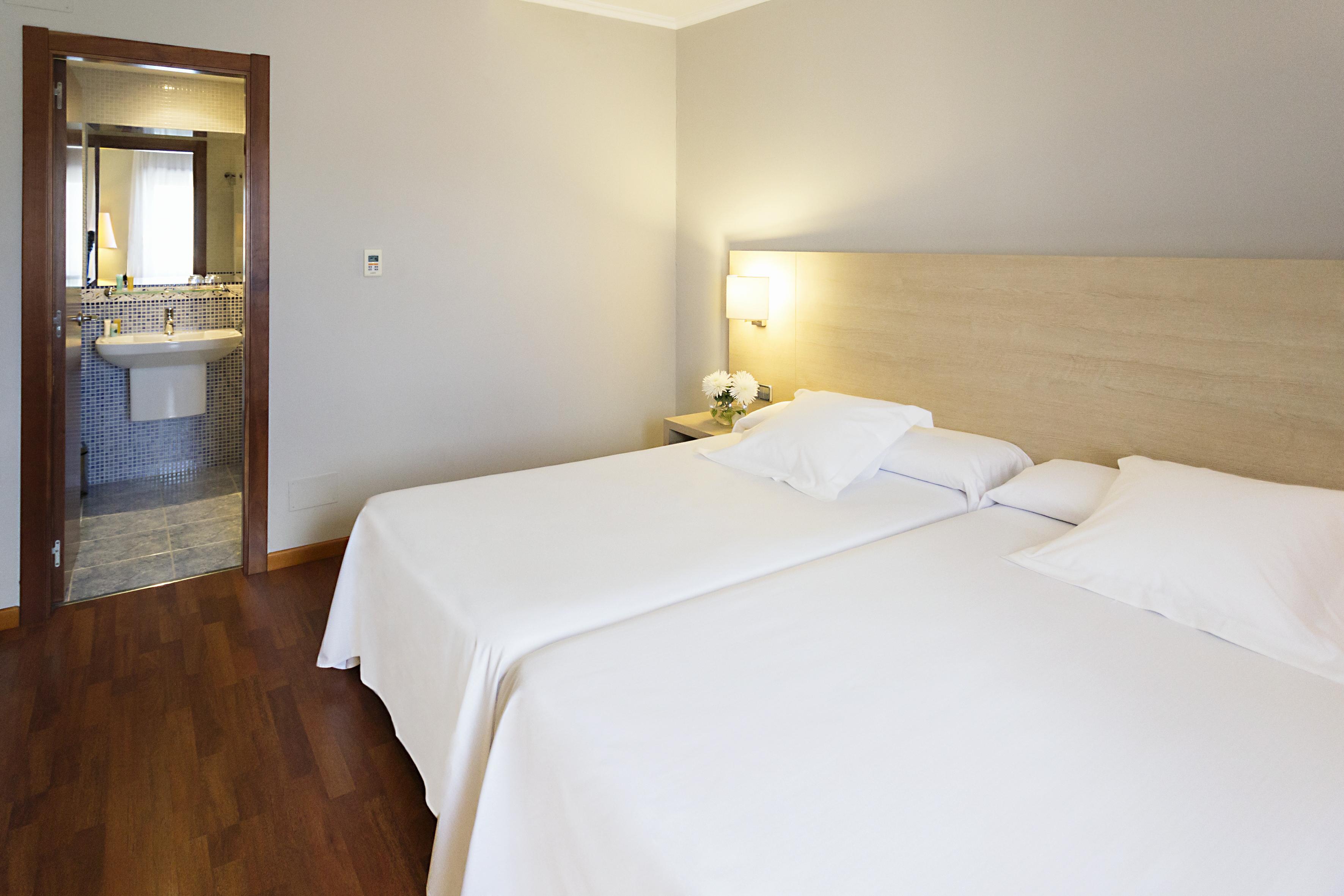 Hotel Valencia Ferrol Buitenkant foto