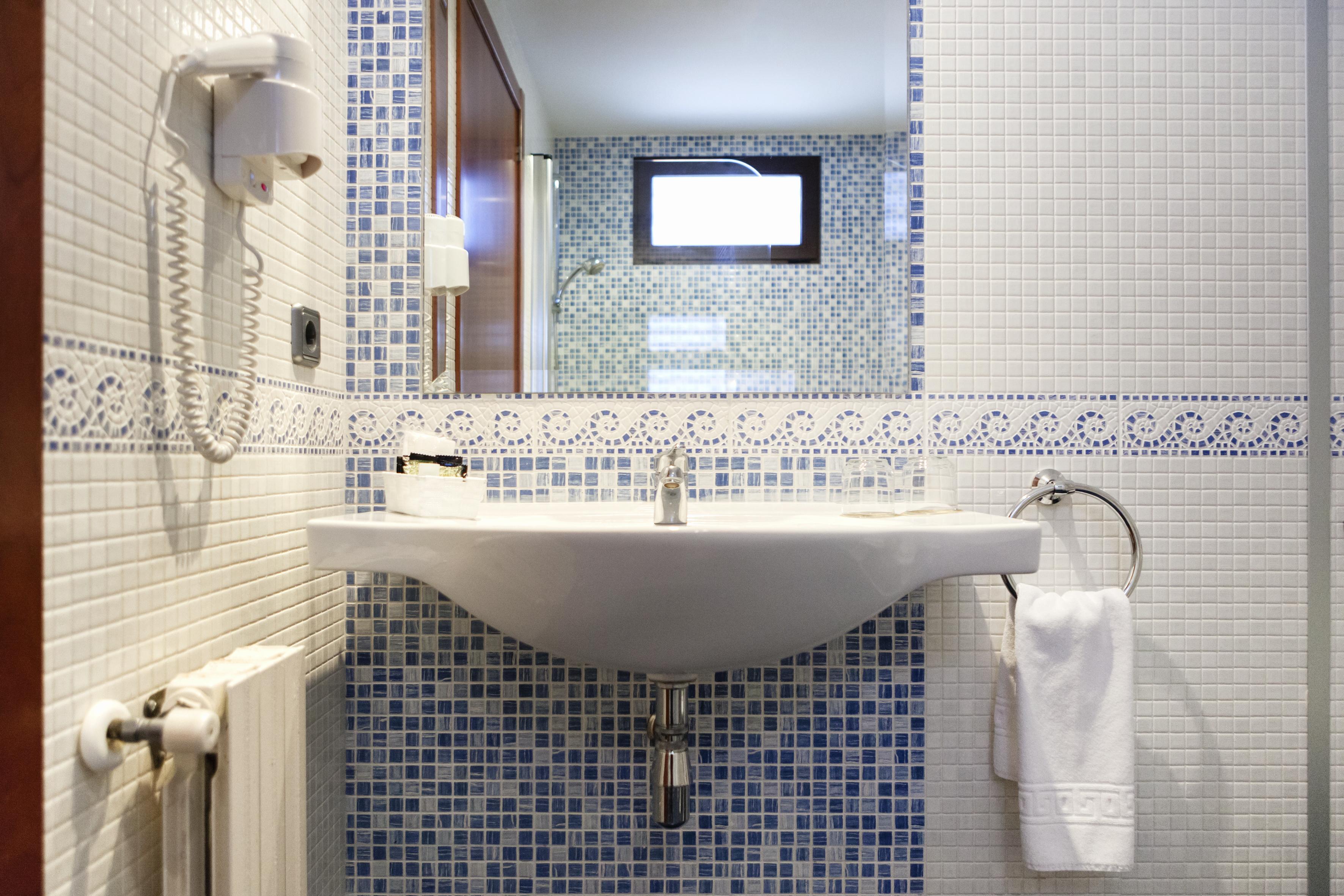 Hotel Valencia Ferrol Buitenkant foto