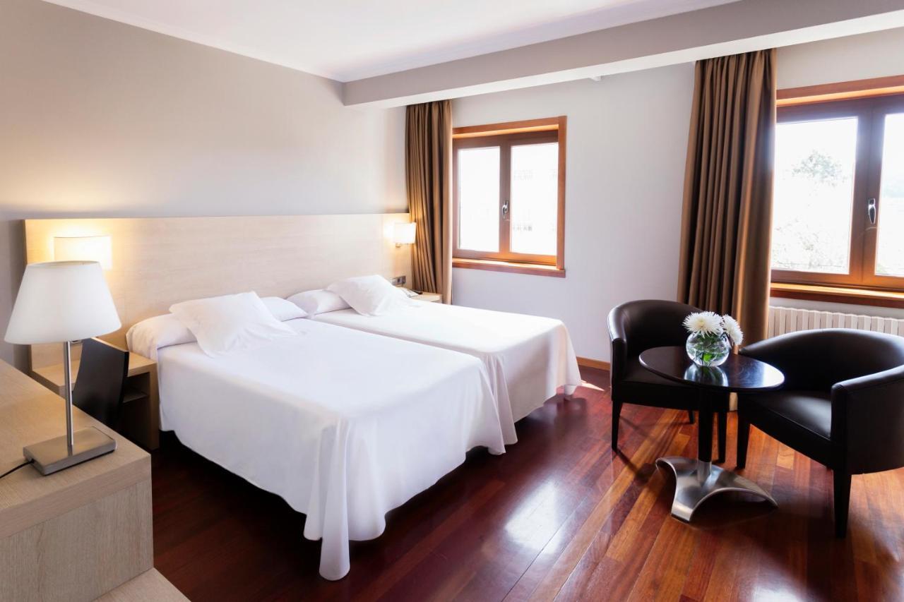 Hotel Valencia Ferrol Buitenkant foto